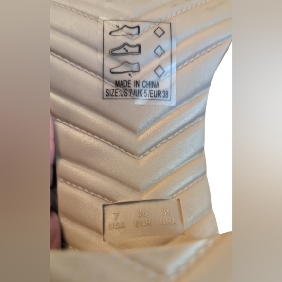 NWOB Qupid platform wedge mule chain detail with gold hw attaches chain on top - Picture 6 of 7